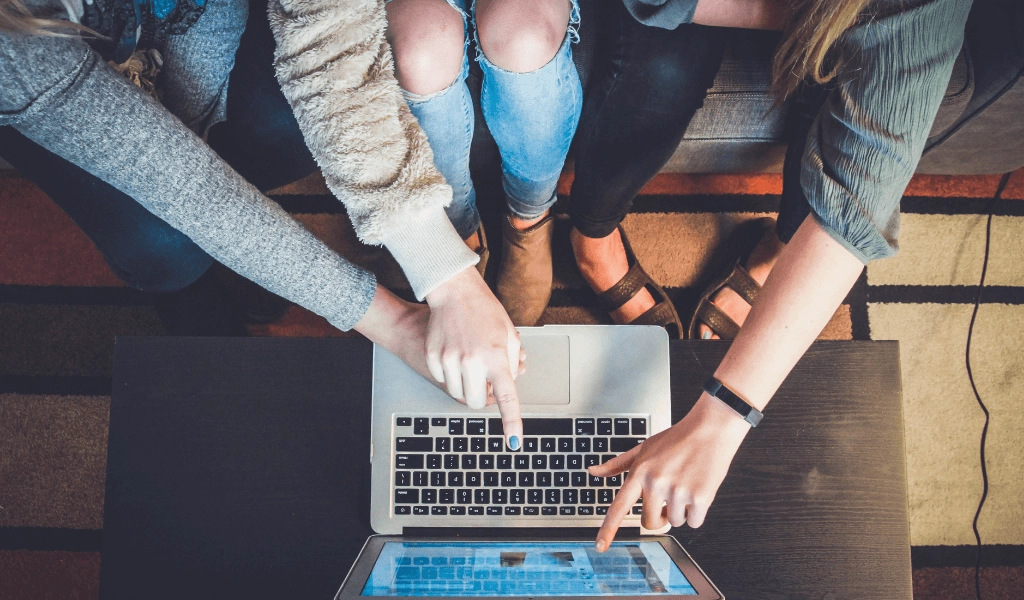 Digital Customer Experience: A Comprehensive Guide for 2026